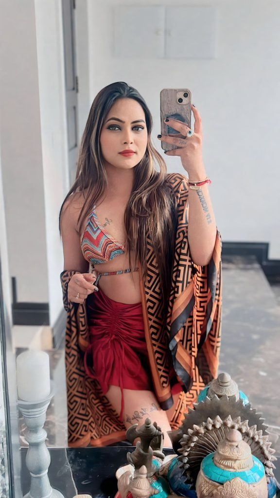 Stunning Russian escort in Bangalore with perfect body teasing her wet pussy for you