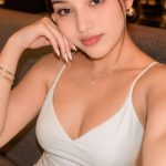 Zara - Sexy high profile escort in Bangalore teasing her body